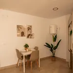 Renaldo & Sarah דירה *