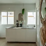 Renaldo & Sarah Апартаменты *